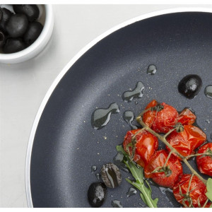 Vogue Aluminium Non-Stick Teflon Frying Pan 400mm