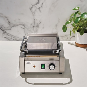 Nisbets Essentials Contact Grill Ribbed Top